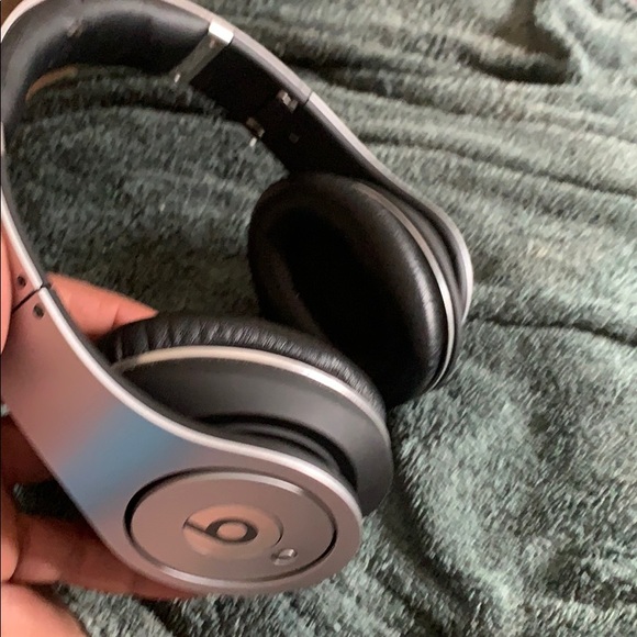 Beats by Dr. Dre “studio 1st edition” - Picture 3 of 3